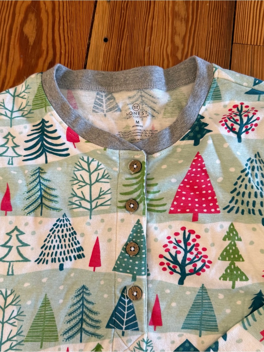 Honest Company Organic Cotton Women’s Medium Pajama Set Christmas Feeling Pine - Picture 3 of 11